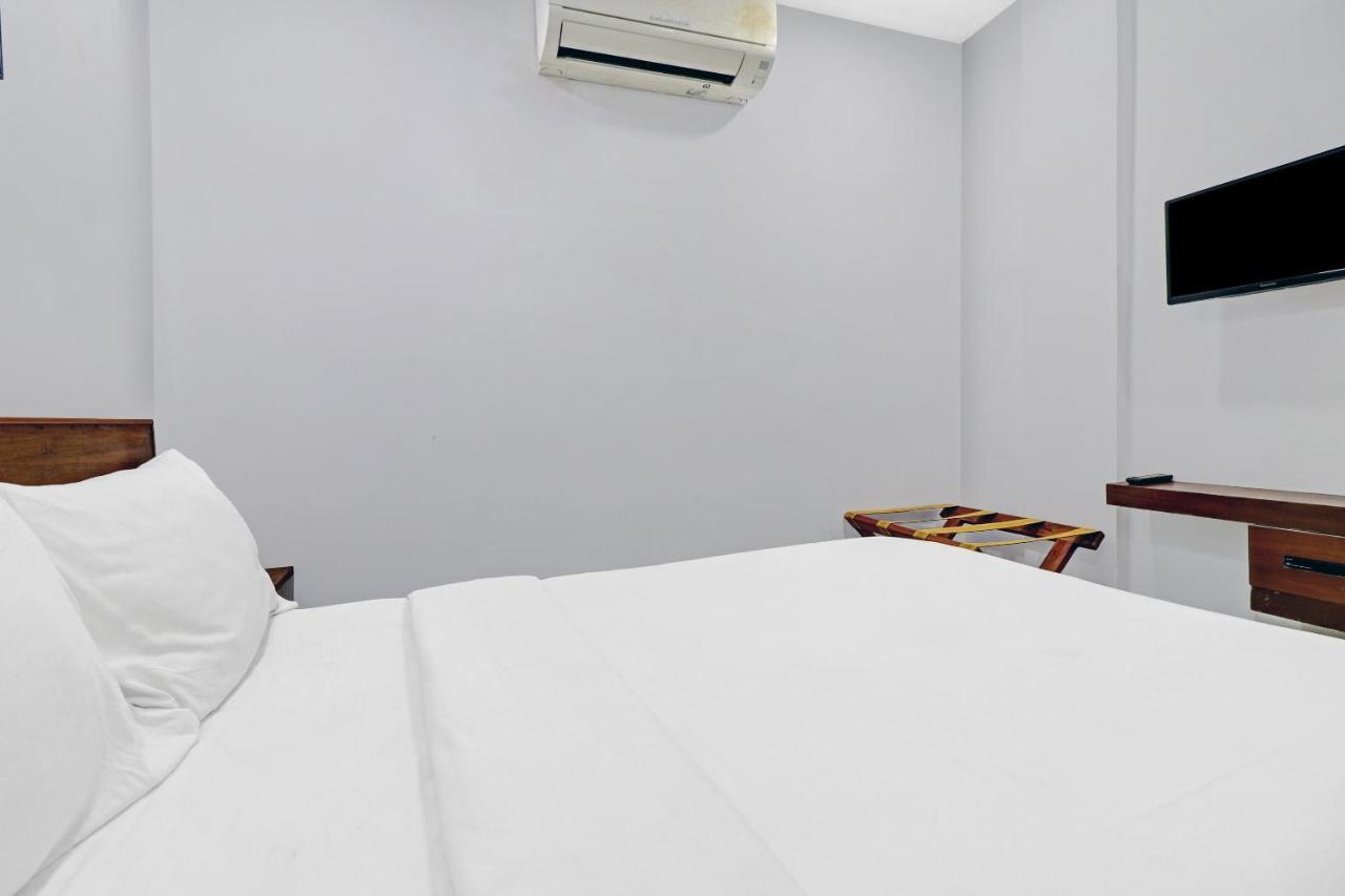 Oyo Townhouse 595 Majestic Inn Kochi Buitenkant foto
